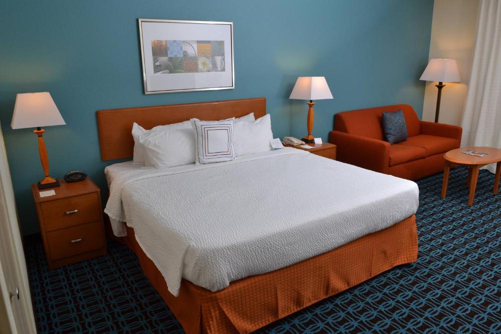Larger Guest room, 1 King, Sofa bed interior